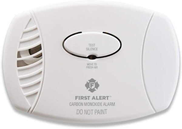 First Alert Carbon Monoxide Detector, Plug-In Alarm with Battery Backup, CO605, White, 1-Pack First Alert Carbon Monoxide Detector, Plug-In Alarm with Battery Backup, CO605, White, 1-Pack