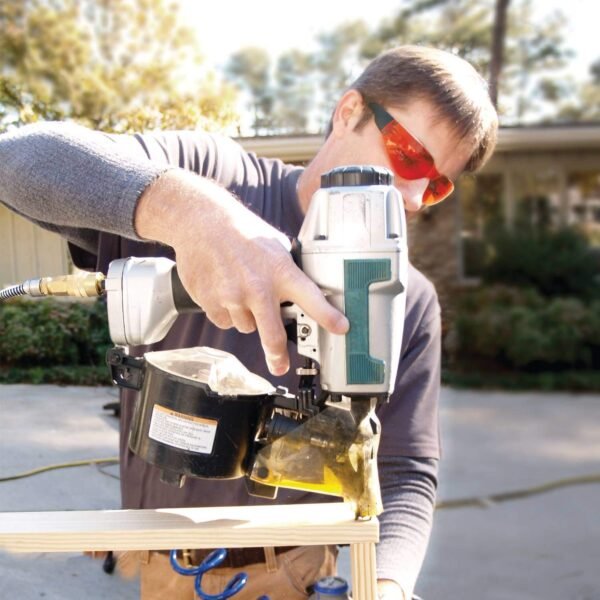 Makita AN611 Siding Coil Nailer Review Tool-less Depth Adjustment and Versatile Firing Modes